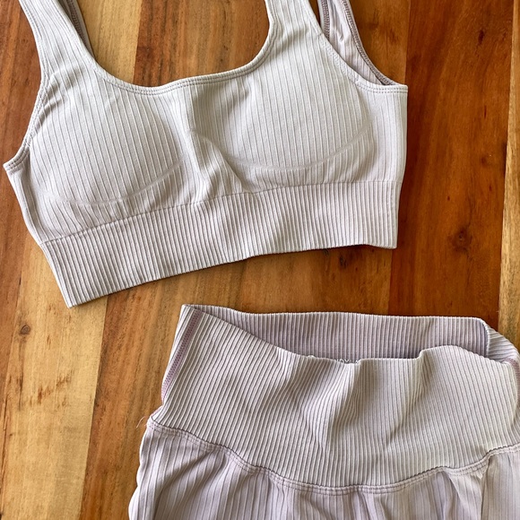 Matching Ribbed Yoga Set in Pale Purple, Size M - Picture 3 of 4